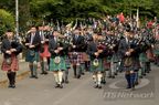 Mass Band auf dem Weg zu den Highland Games
